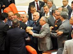 MHP'li Vekil Meclis'te Küfretti: "Ş....sizsiniz!"