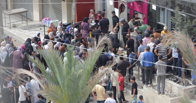 Bankacılık sistemi çöken Gazzeliler ciddi nakit sıkıntıları yaşıyor