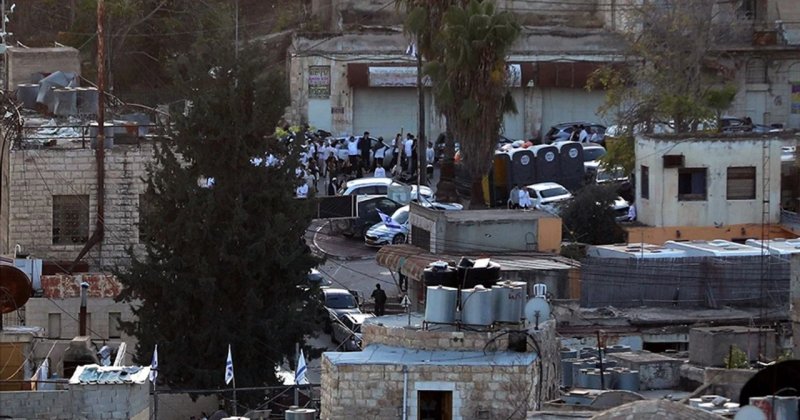 Siyonist işgalciler El Halil'de bir yılda 14 kaçak yerleşim birimi kurdu