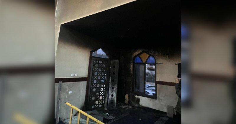 Yahudi işgalciler Batı Şeria'da bir camiyi ateşe verdi