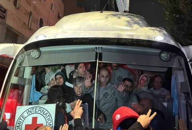 90 Filistinli esir özgürlüğüne kavuştu