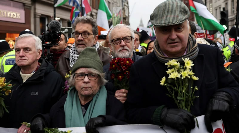 Londra'daki Filistin protestosunun polis tarafından engellenmesine ilişkin soruşturma çağrısı