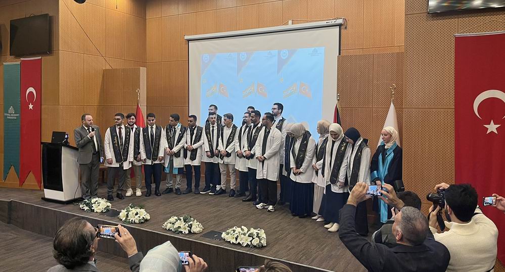 Gazzeli 19 tıp öğrencisi Türkiye’de eğitimlerini tamamlayıp mezun oldular