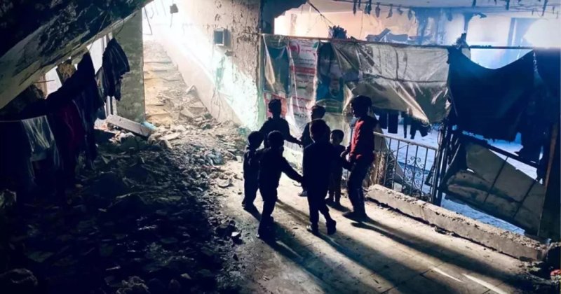 Filistinliler, enkazlar arasında yaşam mücadelesi veriyor