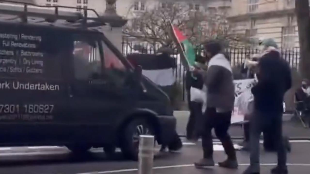 Filistinli komutandan İsrailli aile için "Biz koruduk, İsrail öldürdü" açıklaması