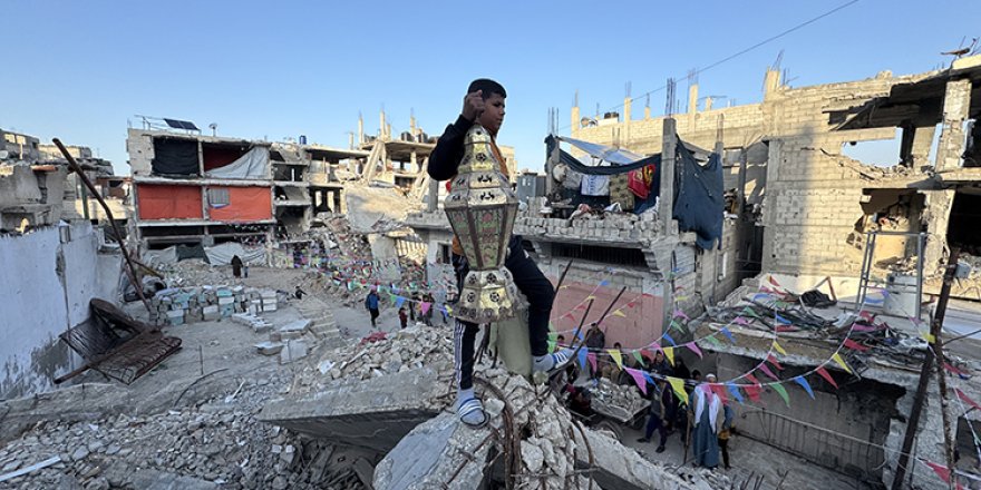 Gazzeliler, işgalcilerin bıraktığı yıkım ve yokluk içinde ramazanı karşılıyor