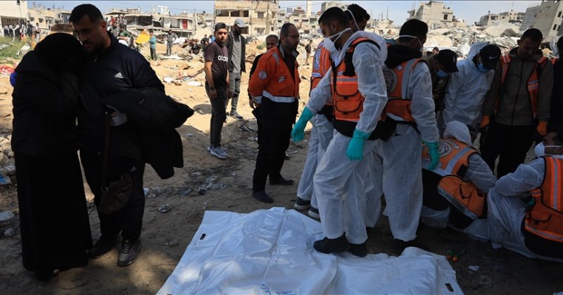 Siyonist İsrail, sivil savunma çalışanlarını bağlayarak ve başını keserek infaz etti