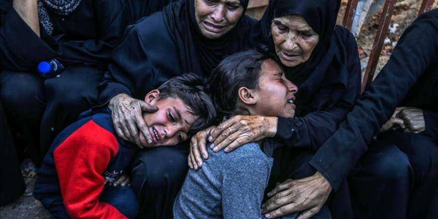 Fransız öğretmen, öldürülen Filistinliler için sınıfta saygı duruşu yapıldığı için görevden uzaklaştırıldı