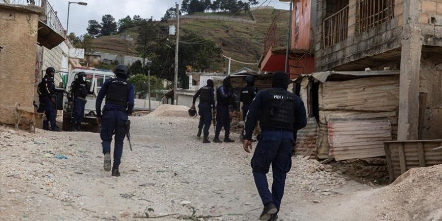 Haiti'de silahlı çetenin kasabaya saldırısında aralarında çocukların da olduğu 50 kişi öldü