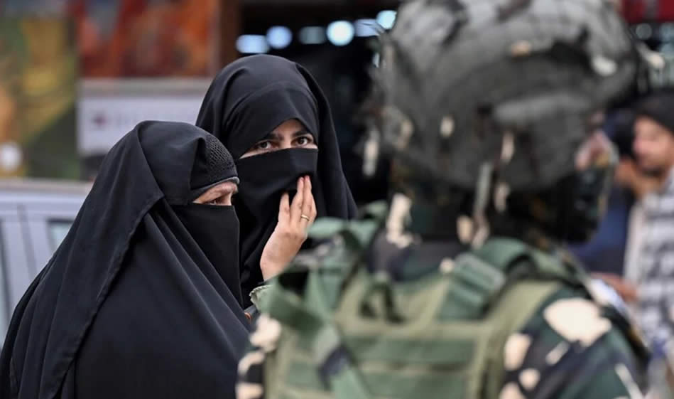 Hintli Müslümanlar neden bitmek bilmeyen sadakat testlerine katlanmak zorunda?