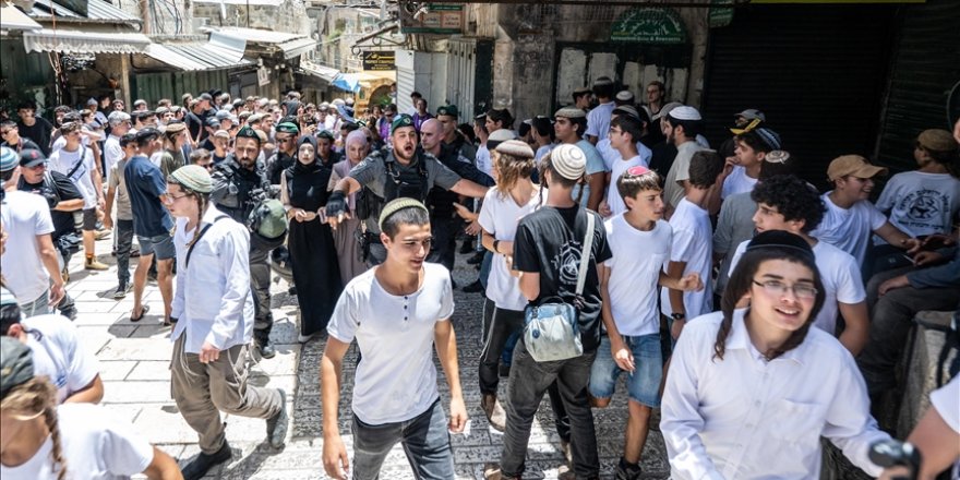 Siyonist İsrail'de aşırı sağcıların Kudüs'teki provokatif "bayrak yürüyüşü" başladı