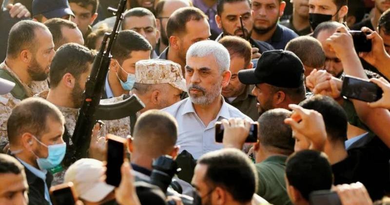 Aslanı arkadaşından dinlemek