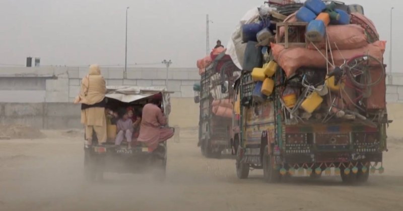 İran Afganları sınır dışı etmeye devam ediyor