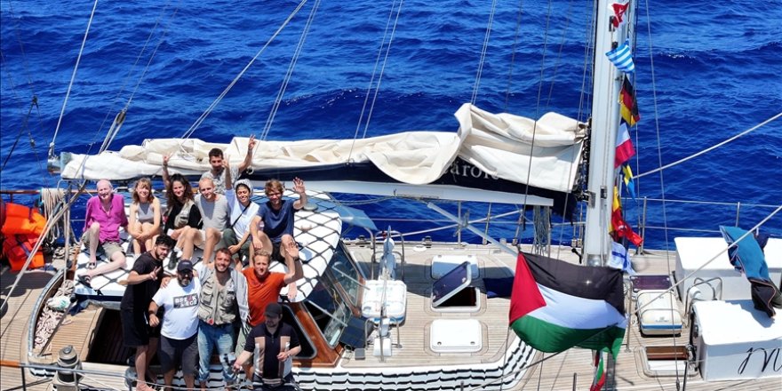 İsrail’in Madleen gemisinden alıkoyduğu 6 aktivist sınır dışı edilmek üzere havalimanına götürüldü