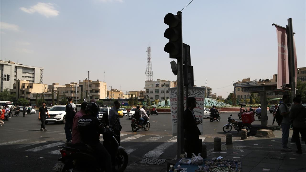 İran’ın başkenti Tahran’da halktan intikam çağrısı