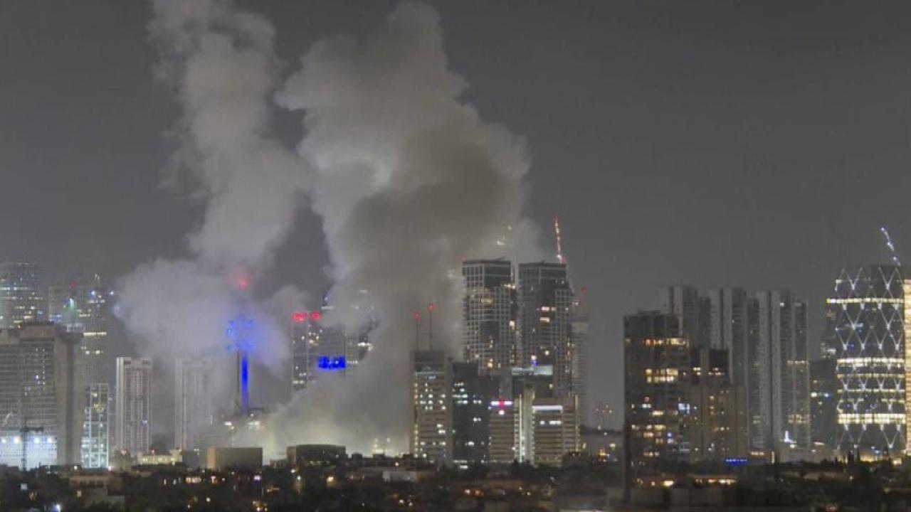 İran'dan katil İsrail'e misilleme: Tel Aviv'den dumanlar yükseliyor