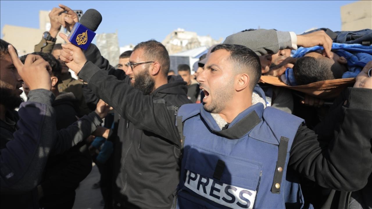 Gazze’de gazeteciler, gerçeği dünyaya duyurmak için hayatlarını riske atıyor