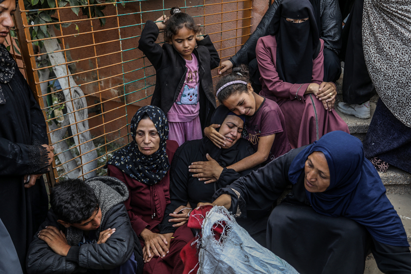 İşgalci İsrail saldırılarında 24 saatte 65 kişi şehit oldu