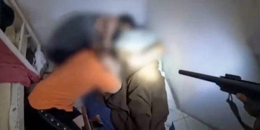 Siyonistler, hapsettikleri Filistinlilerin hücrelerine baskın düzenledi
