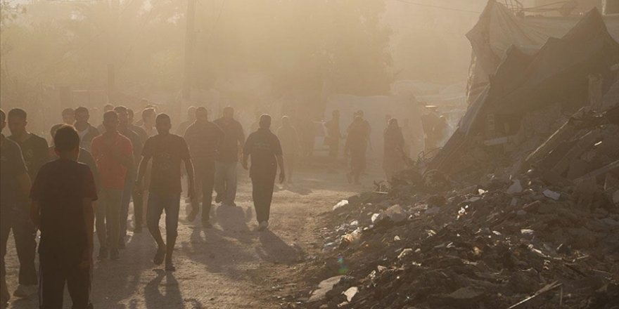 Soykırımcı İsrail son 24 saatte 72 Gazzeliyi şehid etti