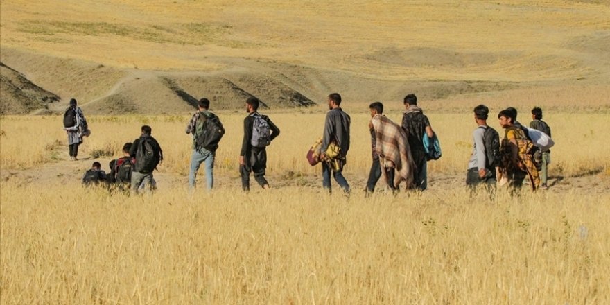 İsrail saldırıları sonrası İran’da Afgan göçmenlerin sınır dışı edilmesi hız kazandı