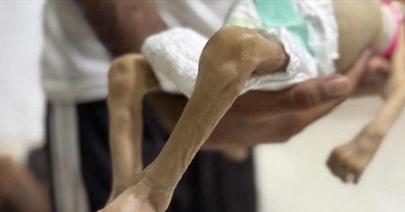 Gazze'yi açlığa mahkum eden İsrail, İngiltere'de tencere ve tavalarla protesto edildi