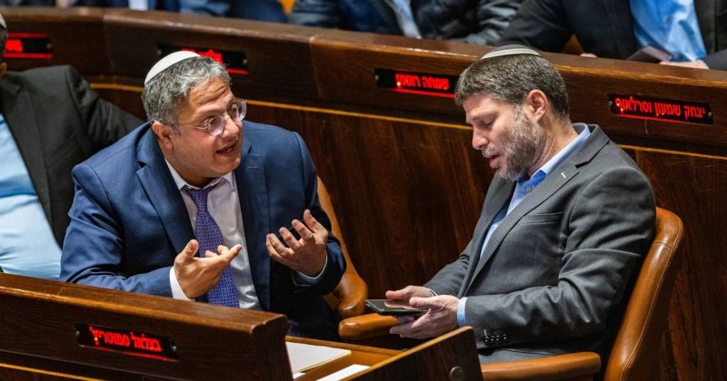 Hollanda 2 siyonist bakana ülkeye giriş yasağı getirdi