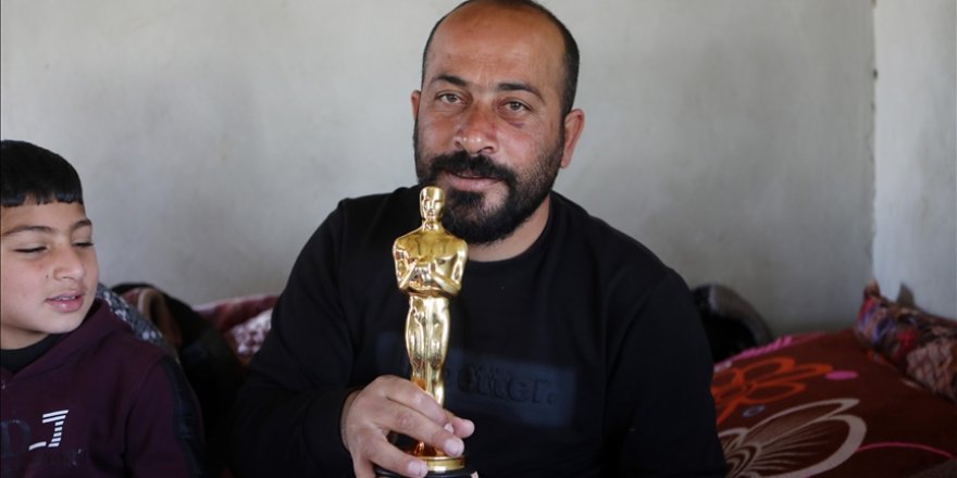 Siyonist ordu, Oscar kazanan belgeselin Filistinli yönetmenini gözaltına aldı