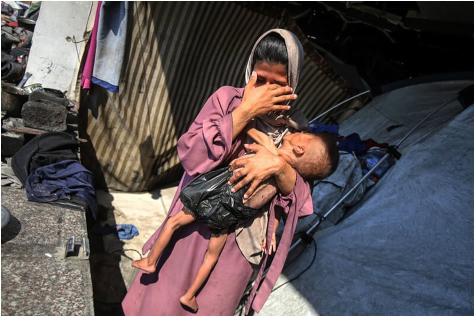 İsrail, yardım isteyen çocukları kafalarından vuruyor