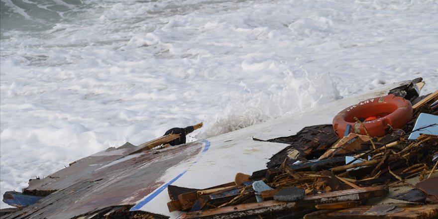 Yemen açıklarında alabora olan teknede 55 göçmen hayatını kaybetti