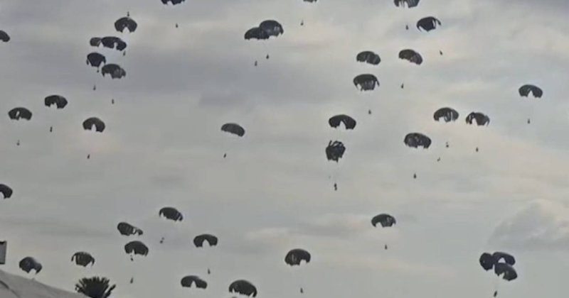 Gazze'de havadan bırakılan 'insani yardımlar' nedeniyle 23 kişi can verdi