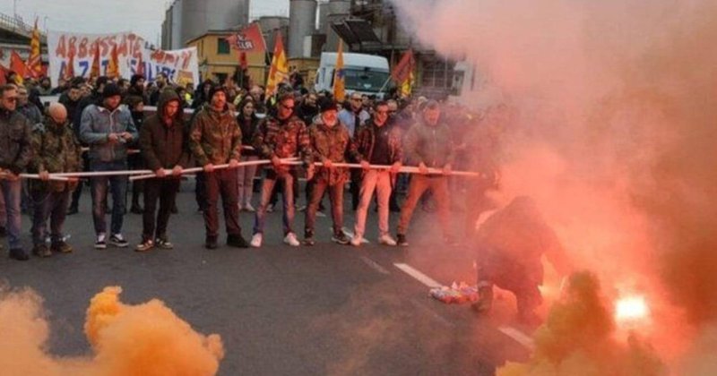 İtalyan liman işçileri İsrail'e silah taşıyan Suudi gemisini engelledi