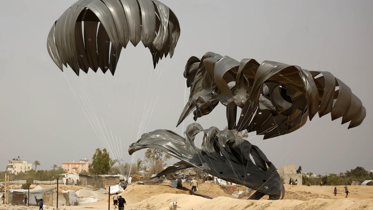 İsrail, insani yardımları çalan hırsız grupları himaye ediyor