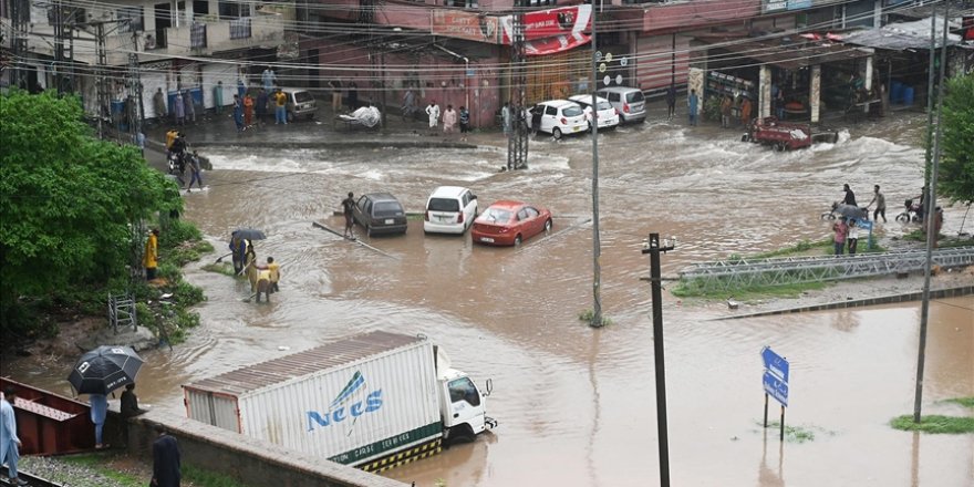 Pakistan'da muson yağmurları nedeniyle 2 ayda ölenlerin sayısı 746'ya yükseldi