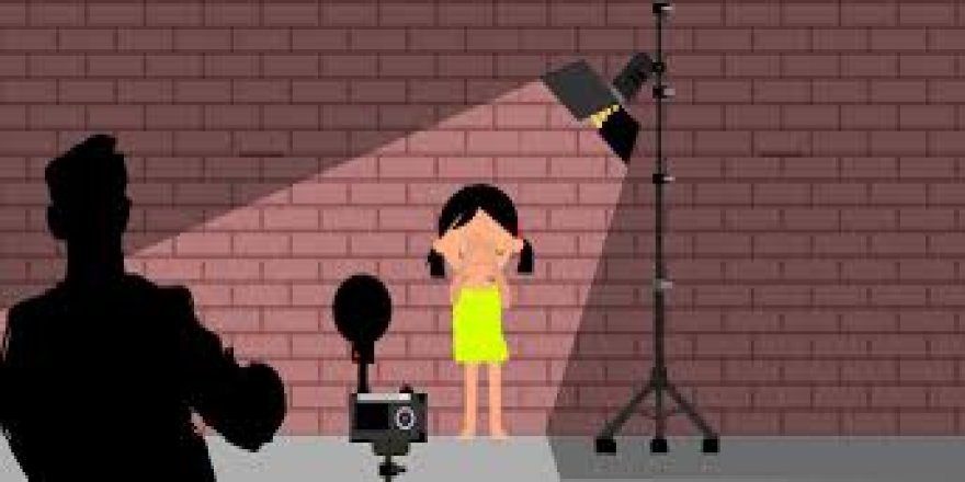 “Topluma giyinmeyi değil, soyunmayı öğretiyorlar”