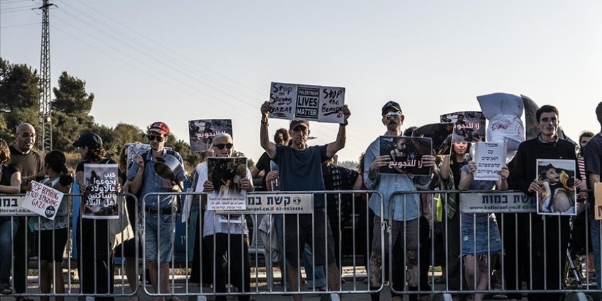 İsrail'in Gazze'ye saldırıları ve kıtlığa sebep olan ablukası Kudüs'te protesto edildi