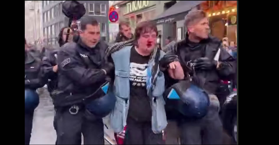 Almanya'da Gazze protestosunda Alman polisi siyonistleri aratmadı