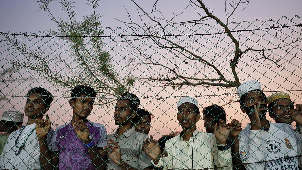 Hindistan, Rohingya mültecilerini denize attı iddiası