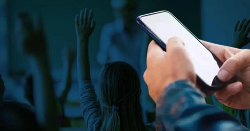 Öğretmen ve öğrencinin aynı girdapta olduğu vasatta eğitim mümkün mü?