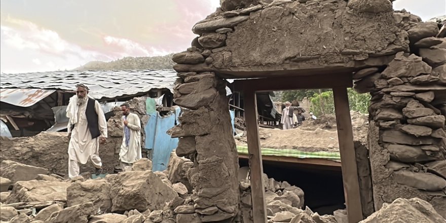Afganistan'da 5,6 büyüklüğünde deprem meydana geldi
