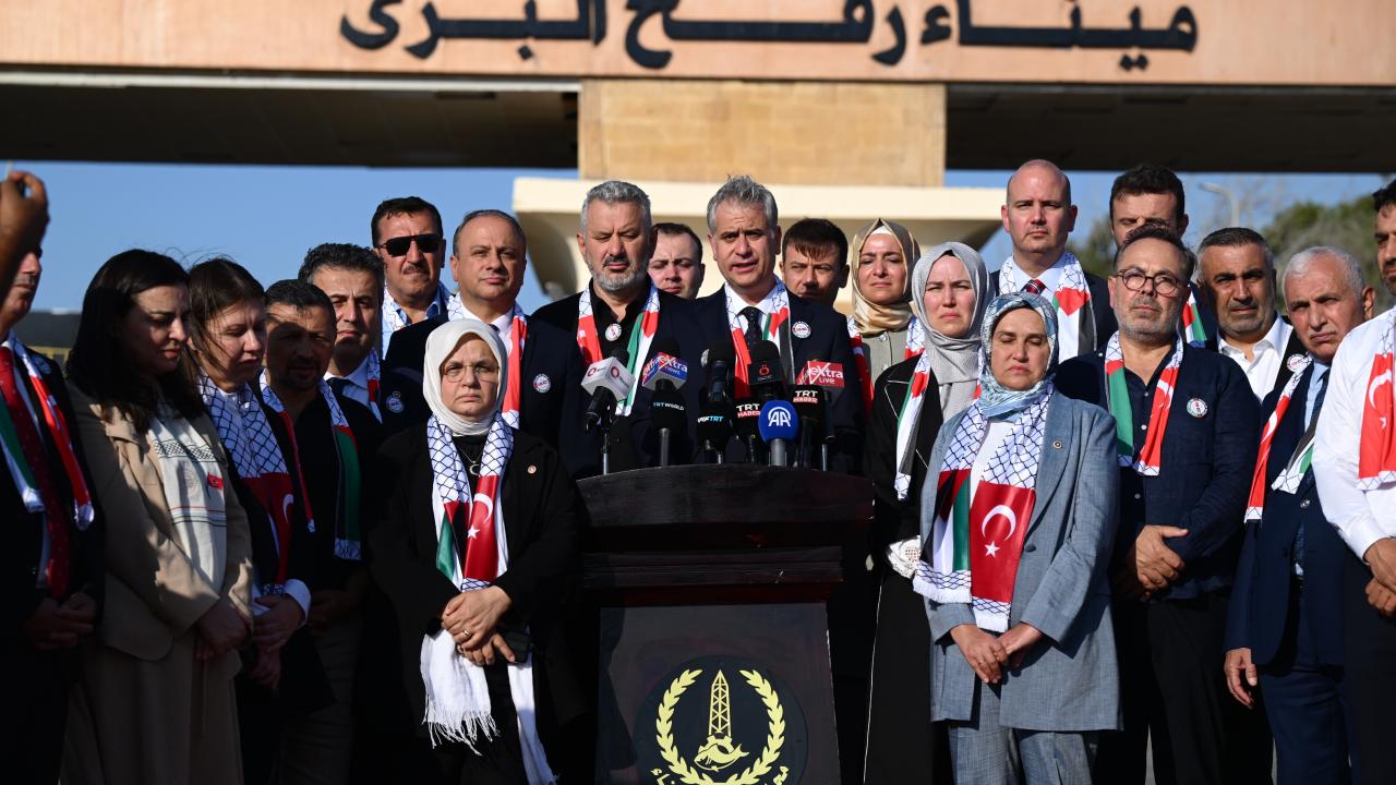 AK Parti heyeti Refah’ta dünyaya seslendi: Gazze yalnız değildir