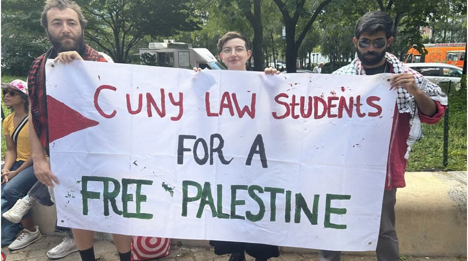 CUNY öğrencileri, okulun Gazze soykırımıyla bağlantılı yatırımlarını açıklaması talebiyle açtıkları tarihi davayı kazandılar