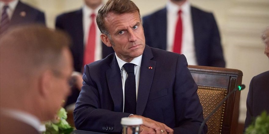Fransa'da hükümet düştü: Macron'un yol haritası ne olacak?