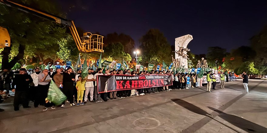 Ecir Kapısı'ndan İsrail protestosu: "Sumud'u Yalnız Bırakmayacağız!"