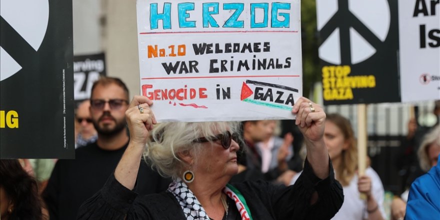 Siyonist Cumhurbaşkanı Herzog, Londra'da protesto edildi