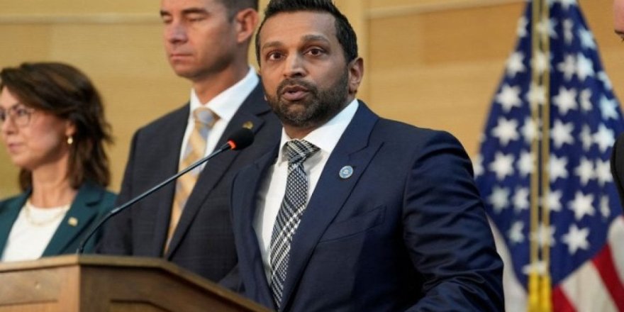 Gazeteciden FBI Direktörüne: İsrail’in kuklası olmak nasıl bir duygu?