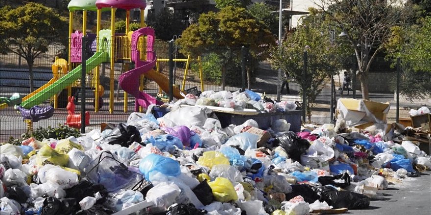 CHP'li belediyenin yönettiği Buca'da sokaklar çöpten geçilemiyor