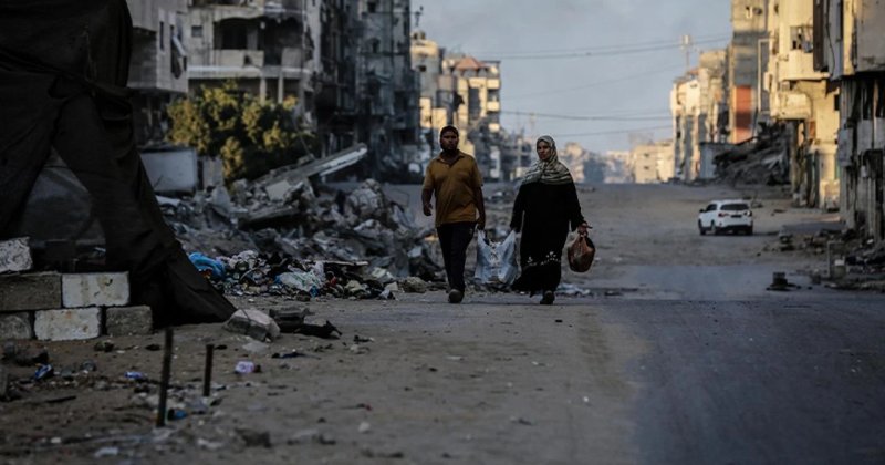 Gazze'de 900 bin kişi bombardımanlara rağmen yerini terk etmedi