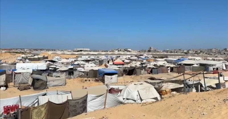 Gazze'de mezarlıklar insanlar için sığınak oldu