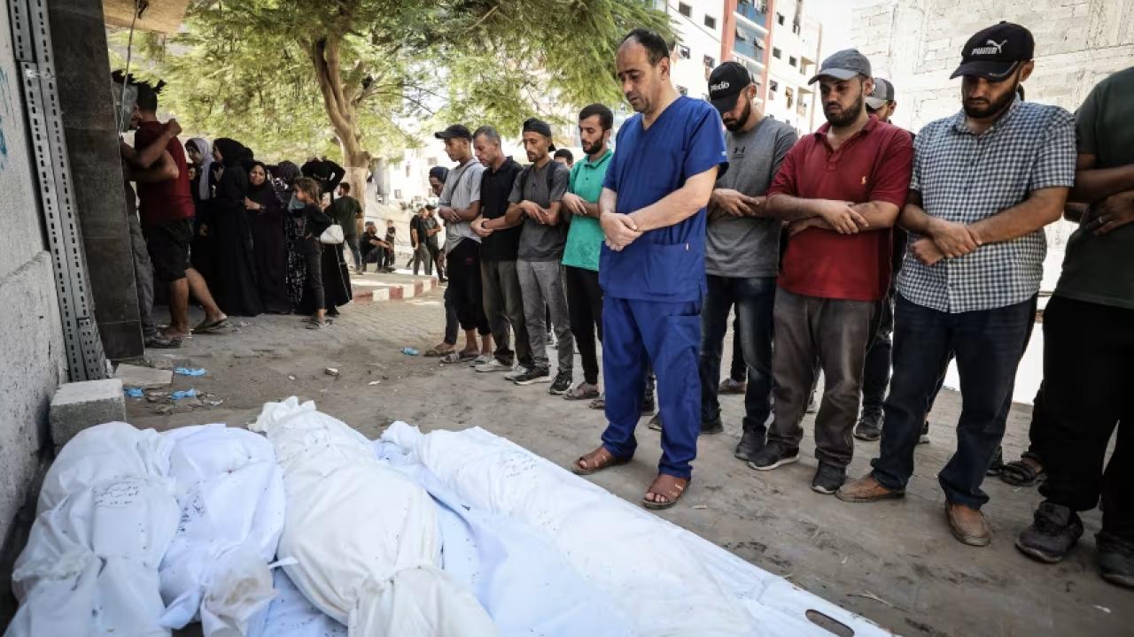 İsrail'in 7 ay alıkoyduğu Filistinli doktor, İsrail saldırılarında akrabalarını kaybetti